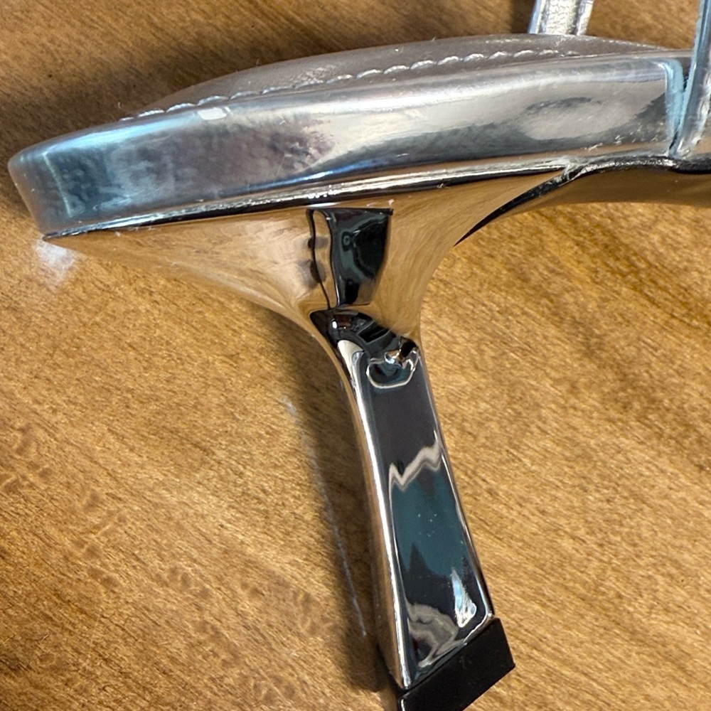 Marc Fisher Metallic Silver Bow Heels - Picture 11 of 11